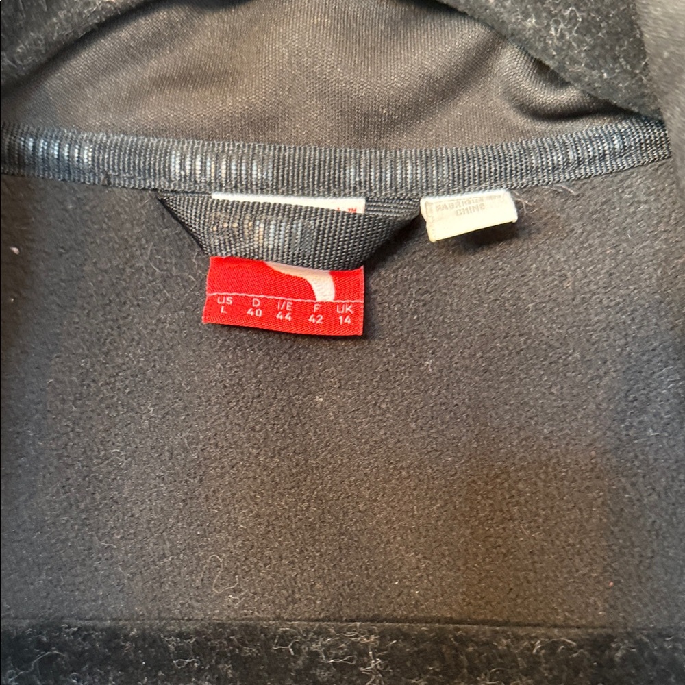 Insulated NWOT women’s Puma Black Full-Zip Jacket size Large - Picture 2 of 5